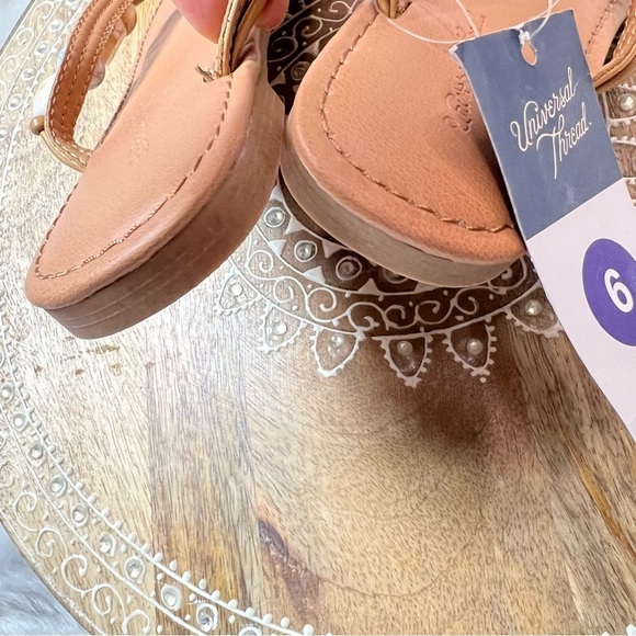 NWT New Decoratived Stoned Flip Flops - Picture 12 of 12